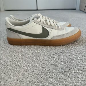 Nike woman's sneakers